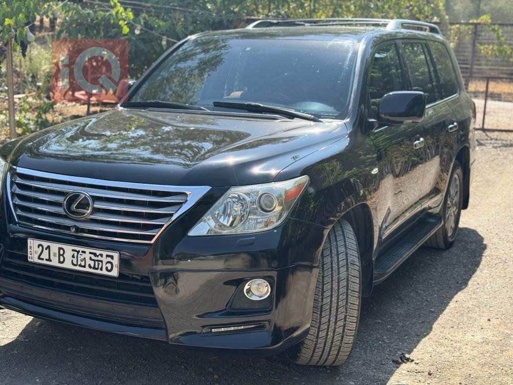 Lexus LX
